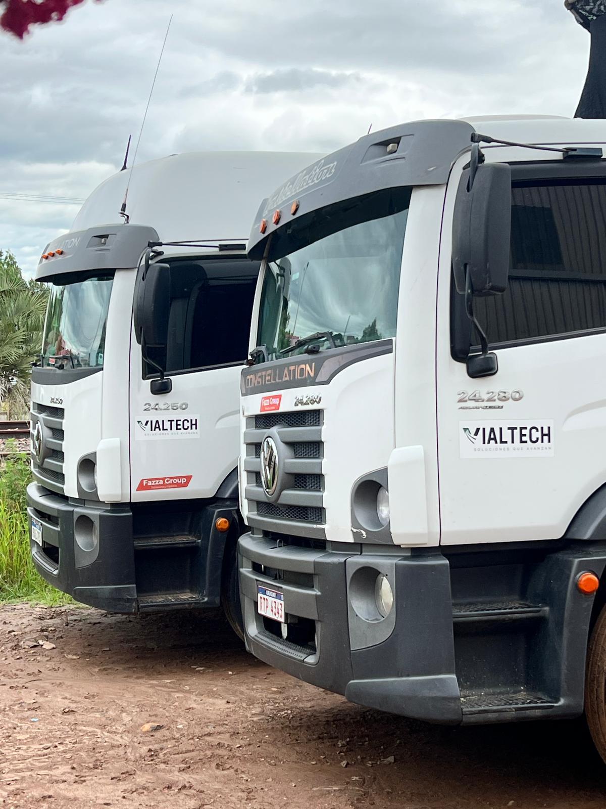 Motoniveladora Vialtech trabajando en camino forestal